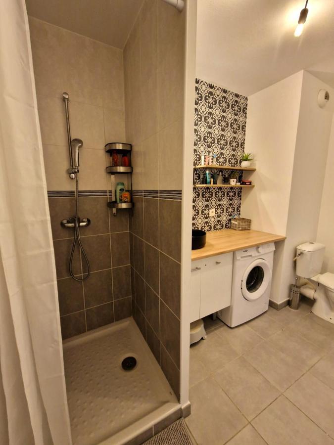 Chambre Privee T3 Saint Fons Exteriör bild